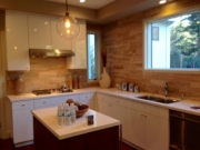 729 Congo - A little island in the kitchen for extra workspace